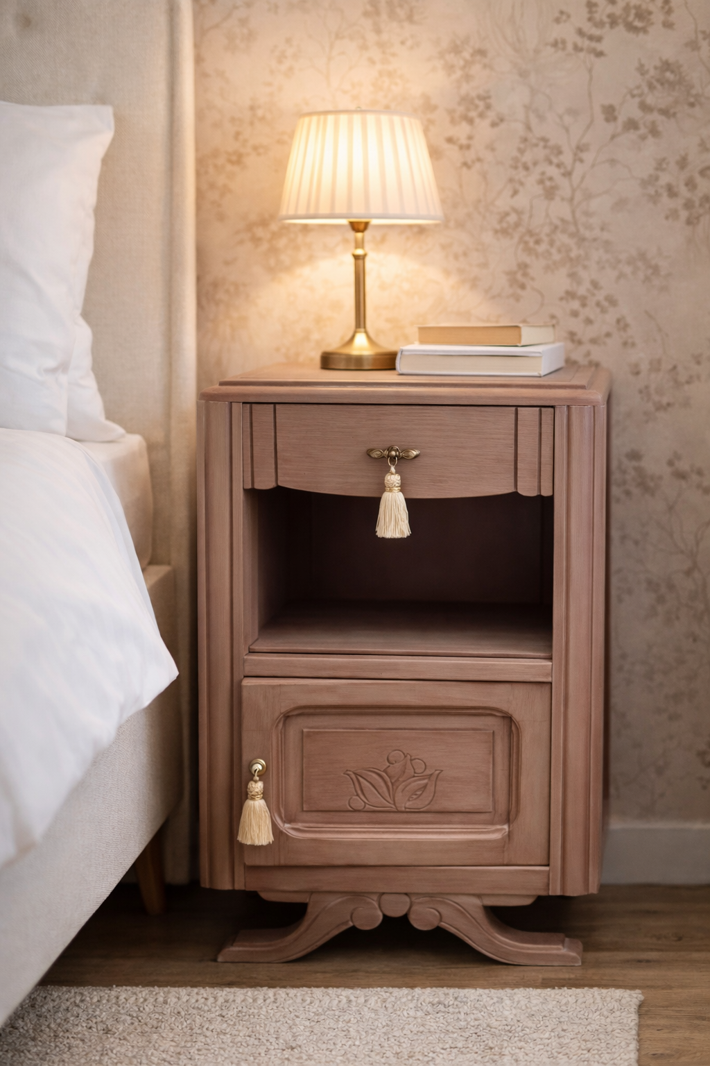 Chevet patine beige rosé